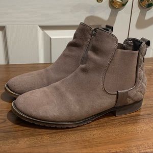 Steve Madden Gianna quilted Chelsea boot taupe